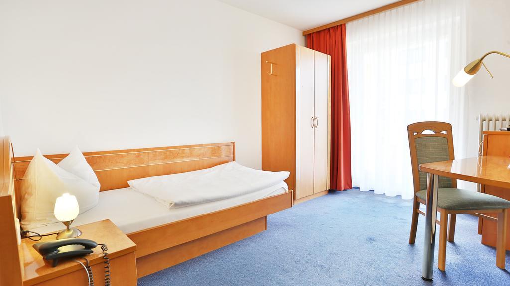 Hotel Europa Πφορτζχάιμ Εξωτερικό φωτογραφία