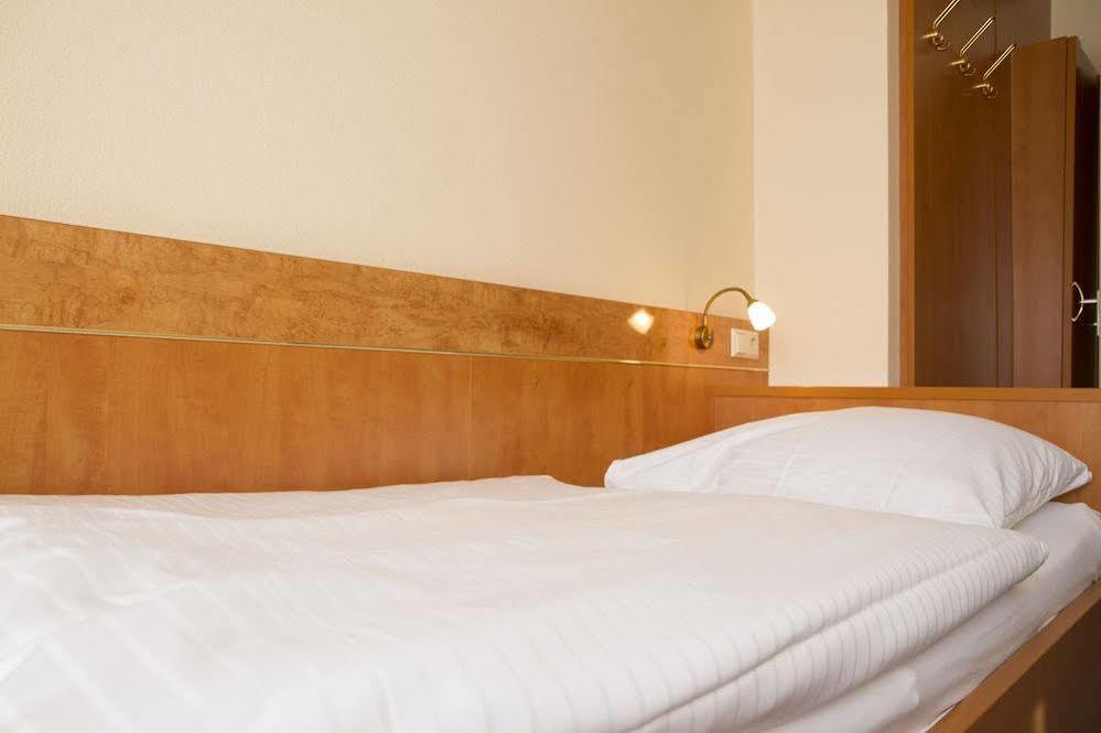 Hotel Europa Πφορτζχάιμ Εξωτερικό φωτογραφία